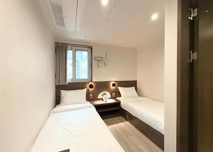 Hostal 을지마루 *